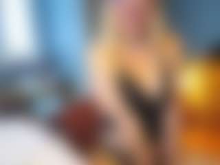 PeachyLady's Live Sex Cam Show