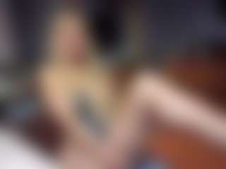 PeachyLady's Live Sex Cam Show