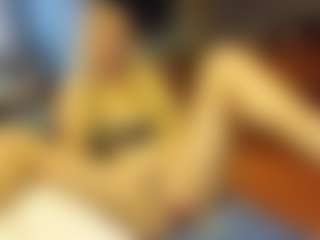 PeachyLady's Live Sex Cam Show
