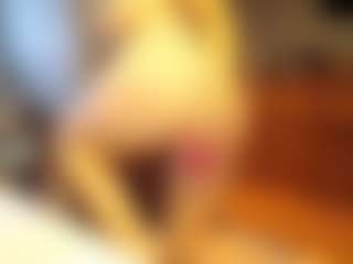 PeachyLady's Live Sex Cam Show