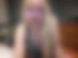 PeachyLady's Live Sex Cam Show