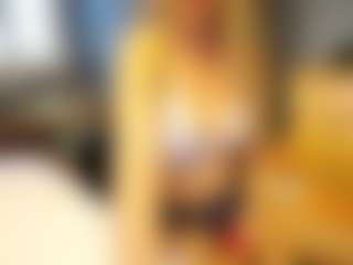PeachyLady's Live Sex Cam Show