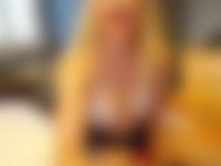 PeachyLady's Live Sex Cam Show