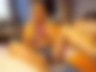 PeachyLady's Live Sex Cam Show