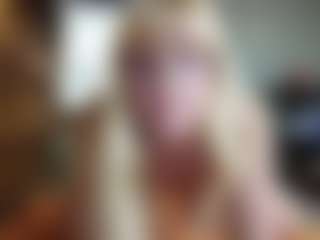 PeachyLady's Live Sex Cam Show