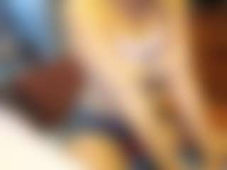 PeachyLady's Live Sex Cam Show