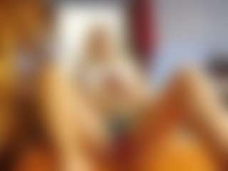PeachyLady's Live Sex Cam Show