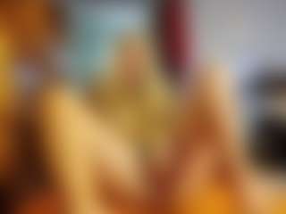 PeachyLady's Live Sex Cam Show