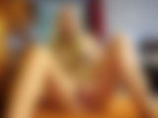 PeachyLady's Live Sex Cam Show