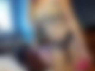PeachyLady's Live Sex Cam Show