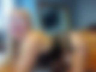 PeachyLady's Live Sex Cam Show