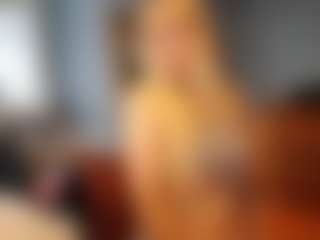 PeachyLady's Live Sex Cam Show