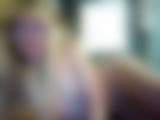 Live cam show with PeachyLady - Gamer MILF on instabang