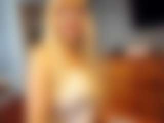 PeachyLady's Live Sex Cam Show