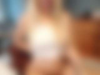 PeachyLady's Live Sex Cam Show