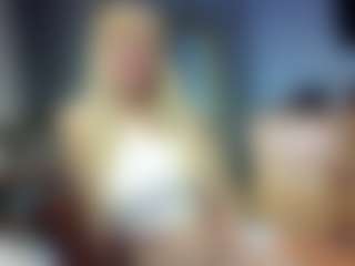 PeachyLady's Live Sex Cam Show