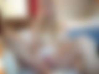 PeachyLady MILF webcam performer live streaming