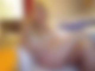 PeachyLady's Live Sex Cam Show