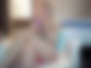PeachyLady's Live Sex Cam Show