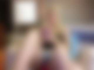 PeachyLady's Live Sex Cam Show