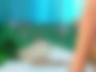 Live cam show with HollyWallis - Teen (18+) on Camsoda