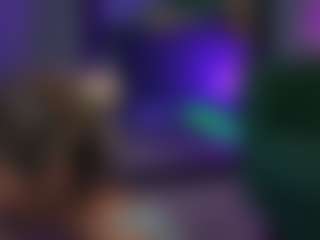Live cam show with MichelleJo - New Small Tits on SxyPornLive
