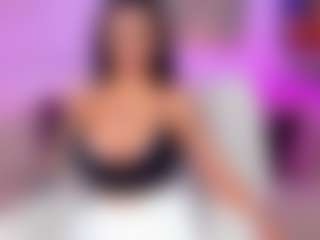 Live cam show with AhhMia - Camel Toe on CamwithHer