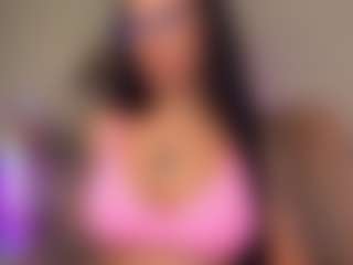 Live cam show with AhhMia - Big Tits on live.xbliss.ai