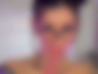 Live cam show with AhhMia - Sexy on Cam Slut