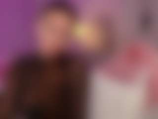 Live cam show with Crimsona-Domm - Athletic on CamClone