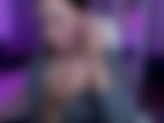 Live cam show with Crimsona-Domm - Brown Hair on Camsoda