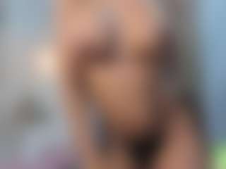 alisson-foxxy's Live Sex Cam Show