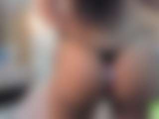 alisson-foxxy's Live Sex Cam Show