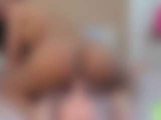 alisson-foxxy's Live Sex Cam Show