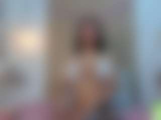 alisson-foxxy's Live Sex Cam Show
