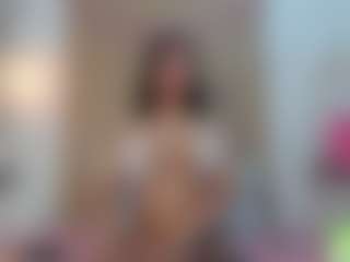 alisson-foxxy's Live Sex Cam Show
