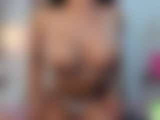 alisson-foxxy's Live Sex Cam Show