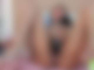 alisson-foxxy's Live Sex Cam Show