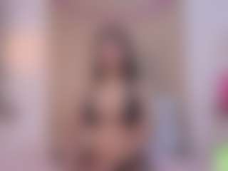 Live cam show with alisson-foxxy - Shower on AdultVida.com