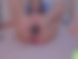 alisson-foxxy's Live Sex Cam Show