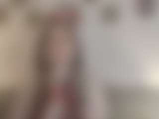 Live cam show with CoralShine - Lovense MILF on CamwithHer