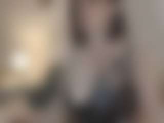 Live cam show with CoralShine - Mobile on googirlz
