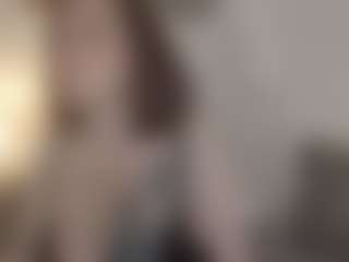 Live cam show with CoralShine - Curvy MILF on Streamer API