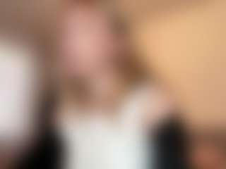 Spettacolo in cam dal vivo con Rachel - Hairy Pussy Teen (18+) su Camsoda