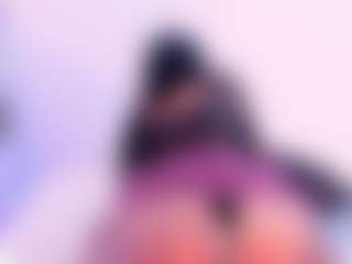 Live cam show with LorenWhitee - Tease on madthumbs