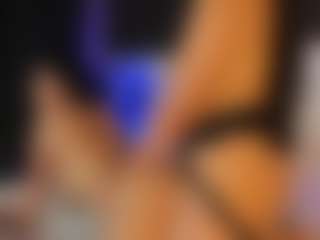 Live cam show with antonellaaferrer - Spinner on Camsoda