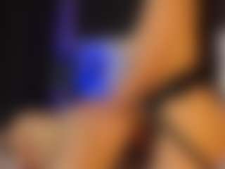 Live cam show with antonellaaferrer - Blowjob on Dolls Live