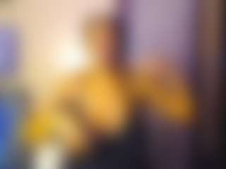 Live cam show with Dutch Coco - Black MILF on camgirlchat.live