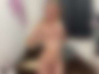Live cam show with KristiRocca - Spankass on livesuperchat.net