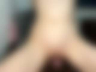 Live cam show with KristiRocca - Normal on xDating